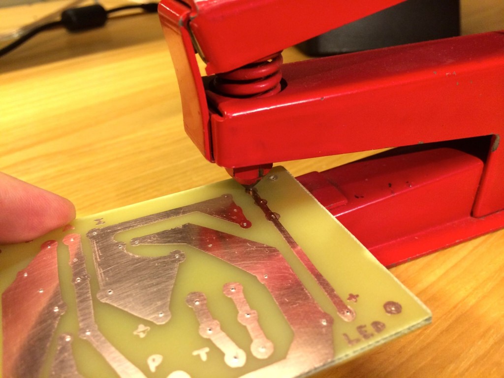 Perfuração de placa de circuito impresso