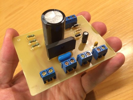 Placa de circuito impresso montada com componentes