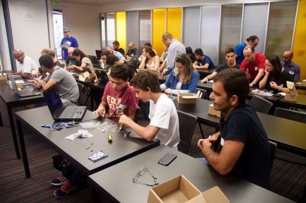 Workshop do PlotClock no Arduino Day 2016 Workshop do PlotClock no Arduino Day 2016