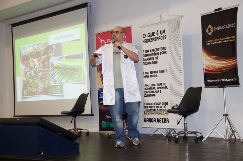 Ricardo Cavallini do Makers inspirando a galera no Arduino Day 2016