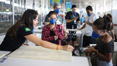 Marcenaria no espaço Fazedores