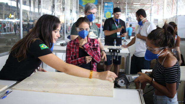 Marcenaria no espaço Fazedores